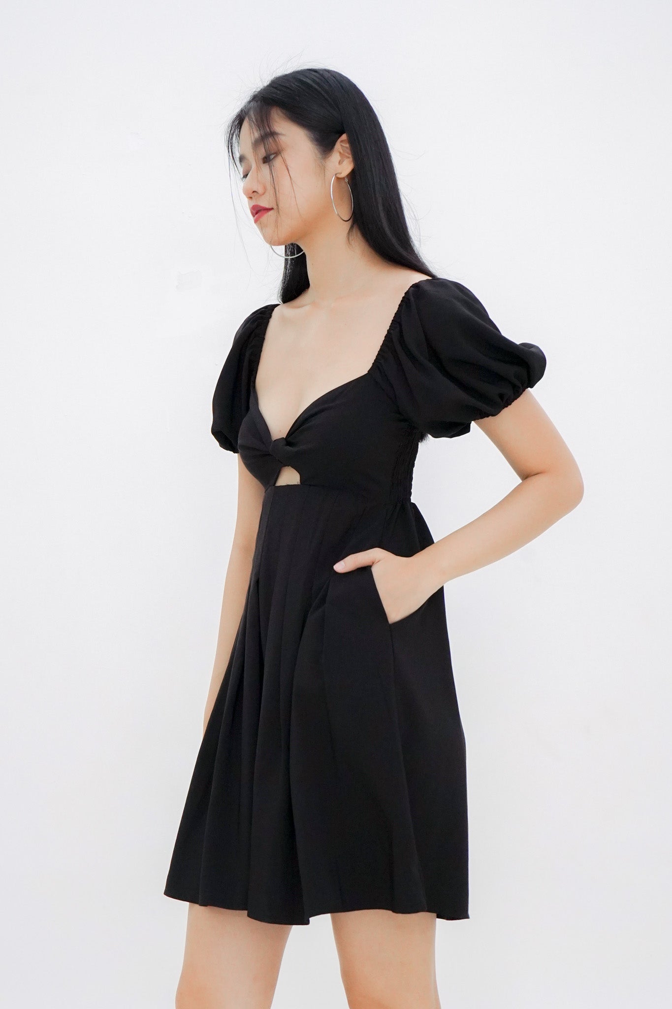 Dakota Padded Puff Sleeve Dress with Cut-out (Black)