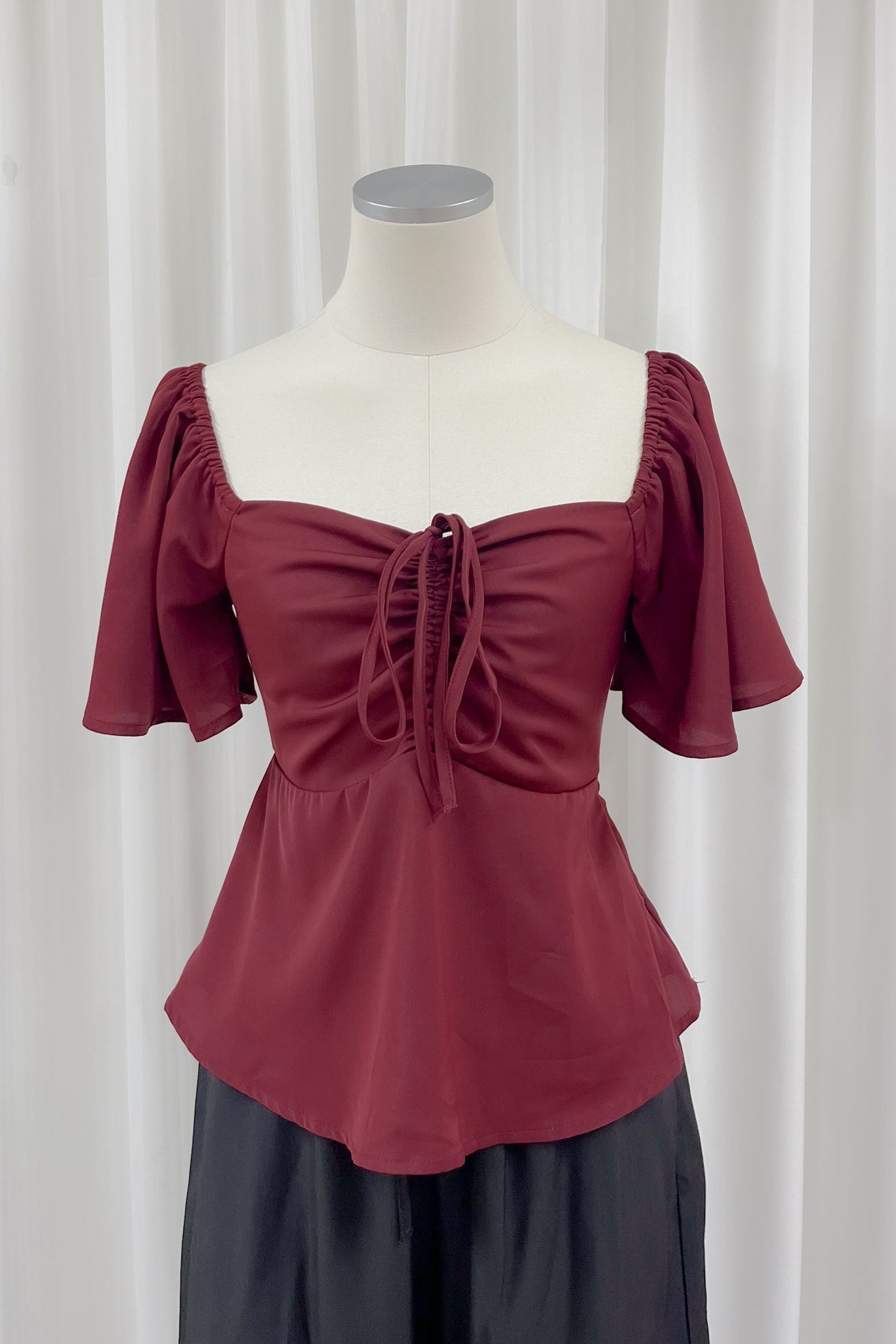 Aria Flutter Sweetheart Top (Maroon)