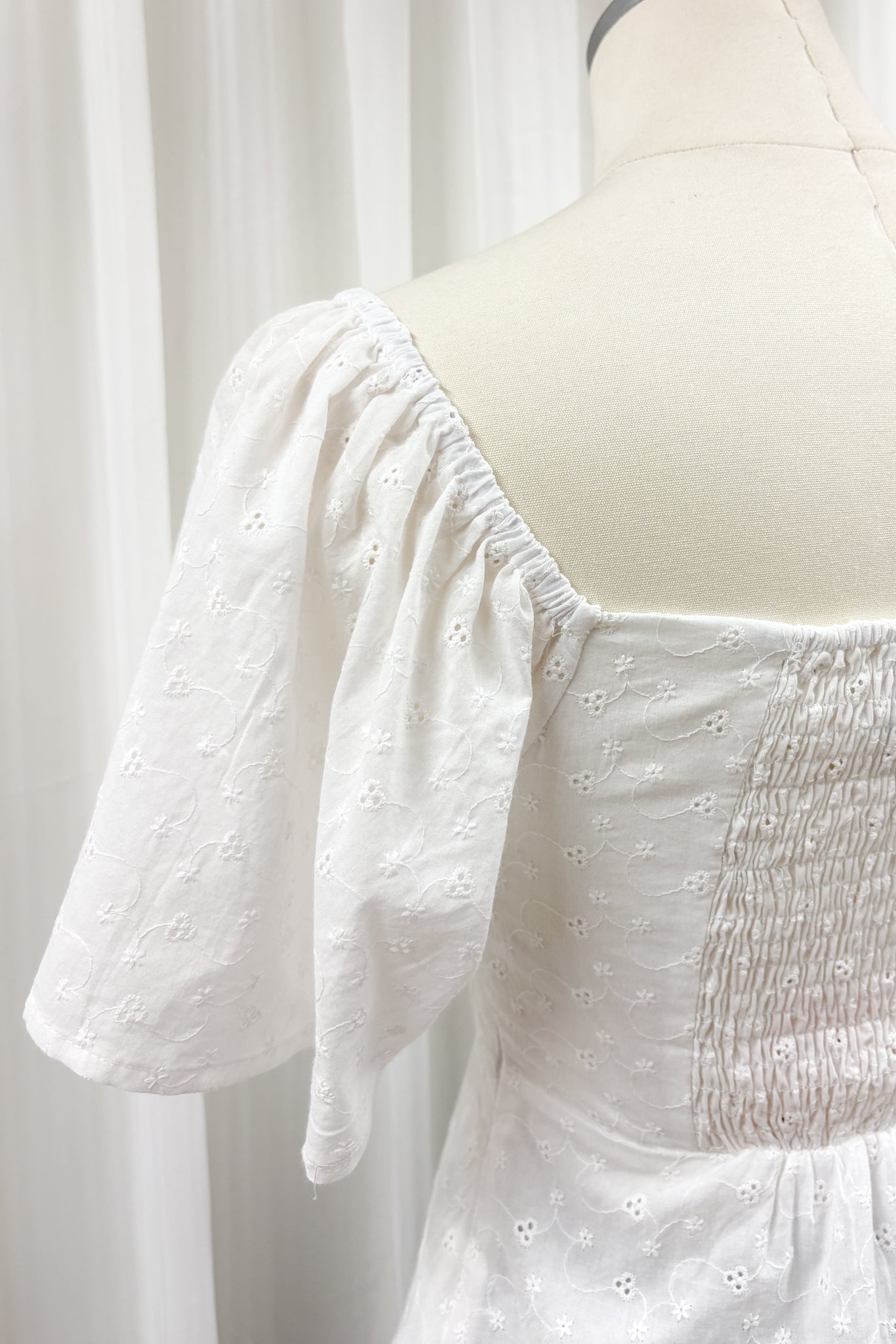 Aria Flutter Sweetheart Top (White Eyelet)