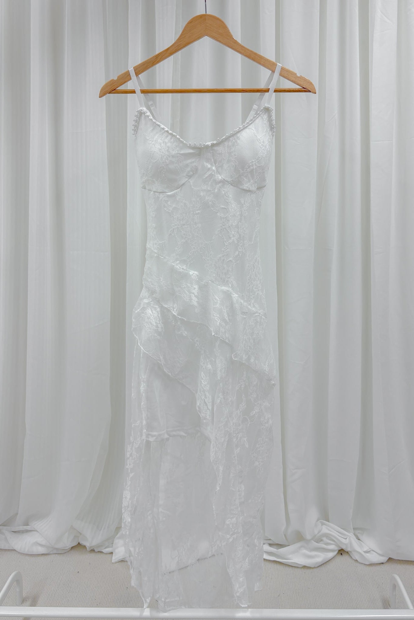 Sarah padded lace longline top/ dress (White)