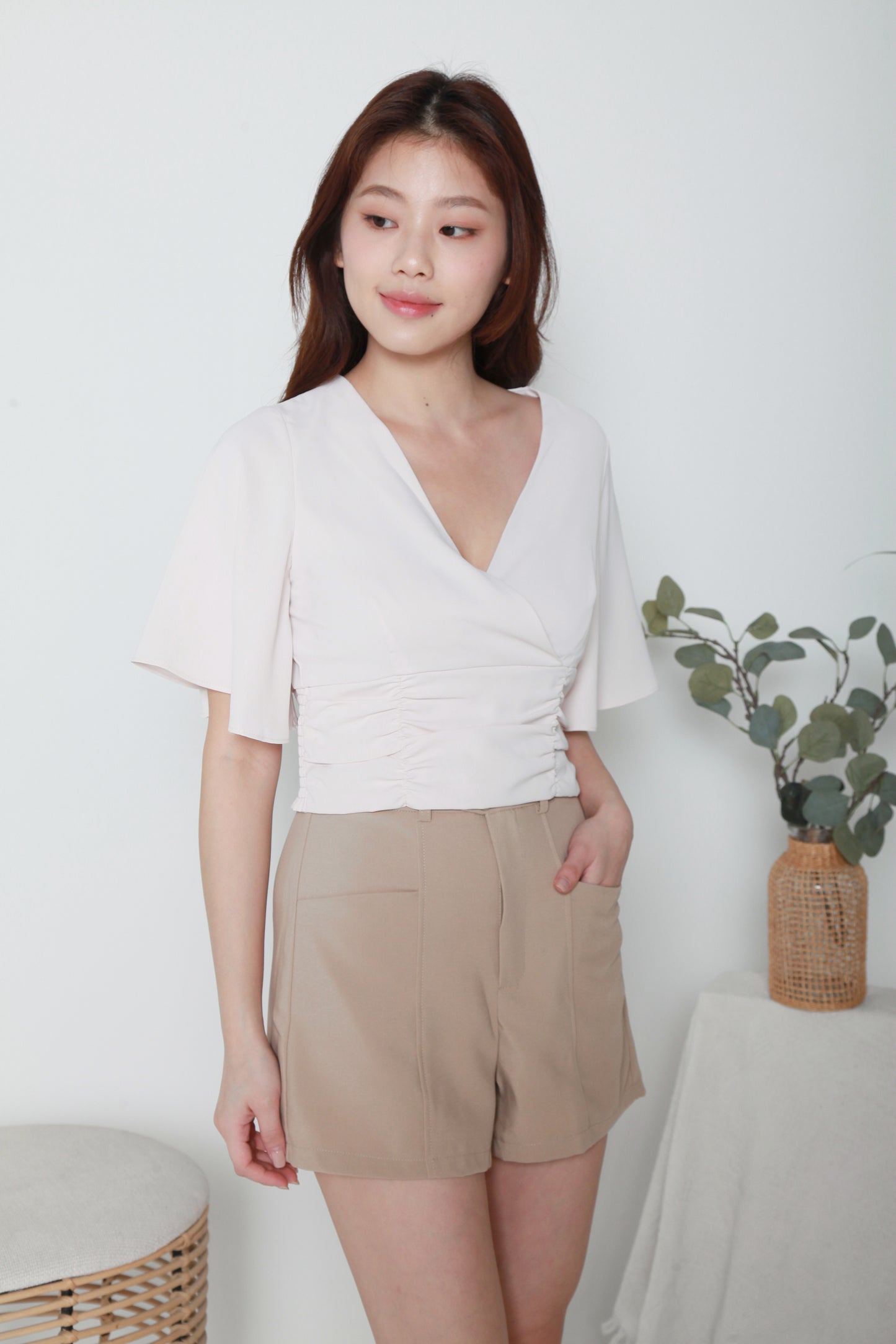 White Sleeves V-neck Crop Top