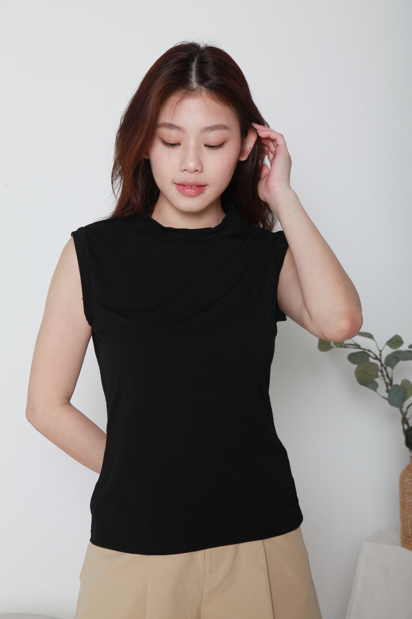 Sleeveless Funnel Neck black Top