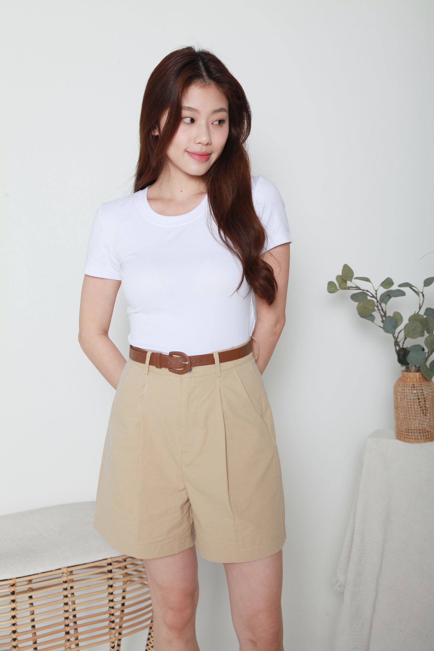 Short-sleeved Round-neck Crop Tee